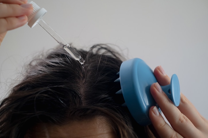 Ways to manage greasy, damp hair