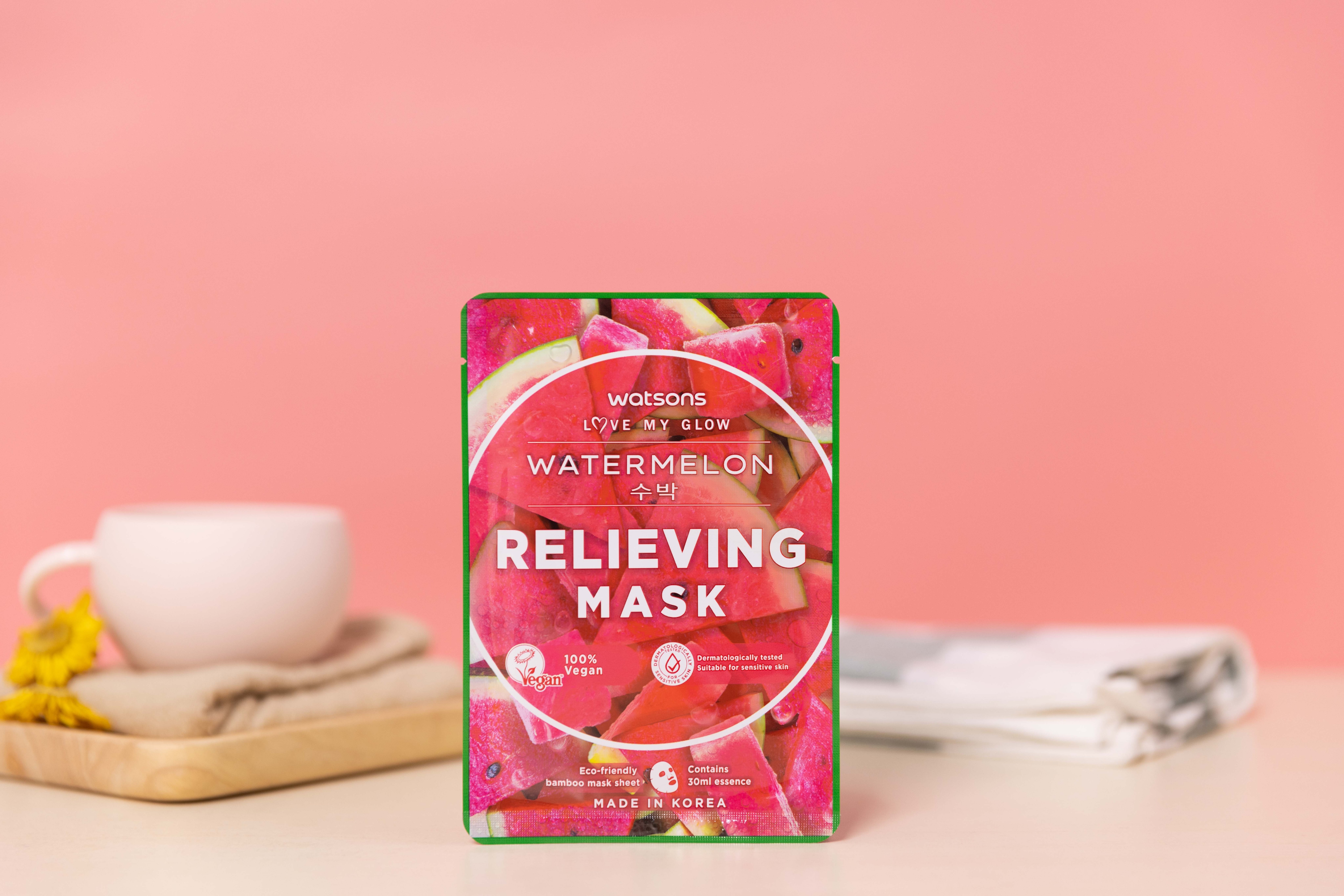 Watsons Watermelon Reliving Mask help to tackle summer skin problems like heat rash or redness.