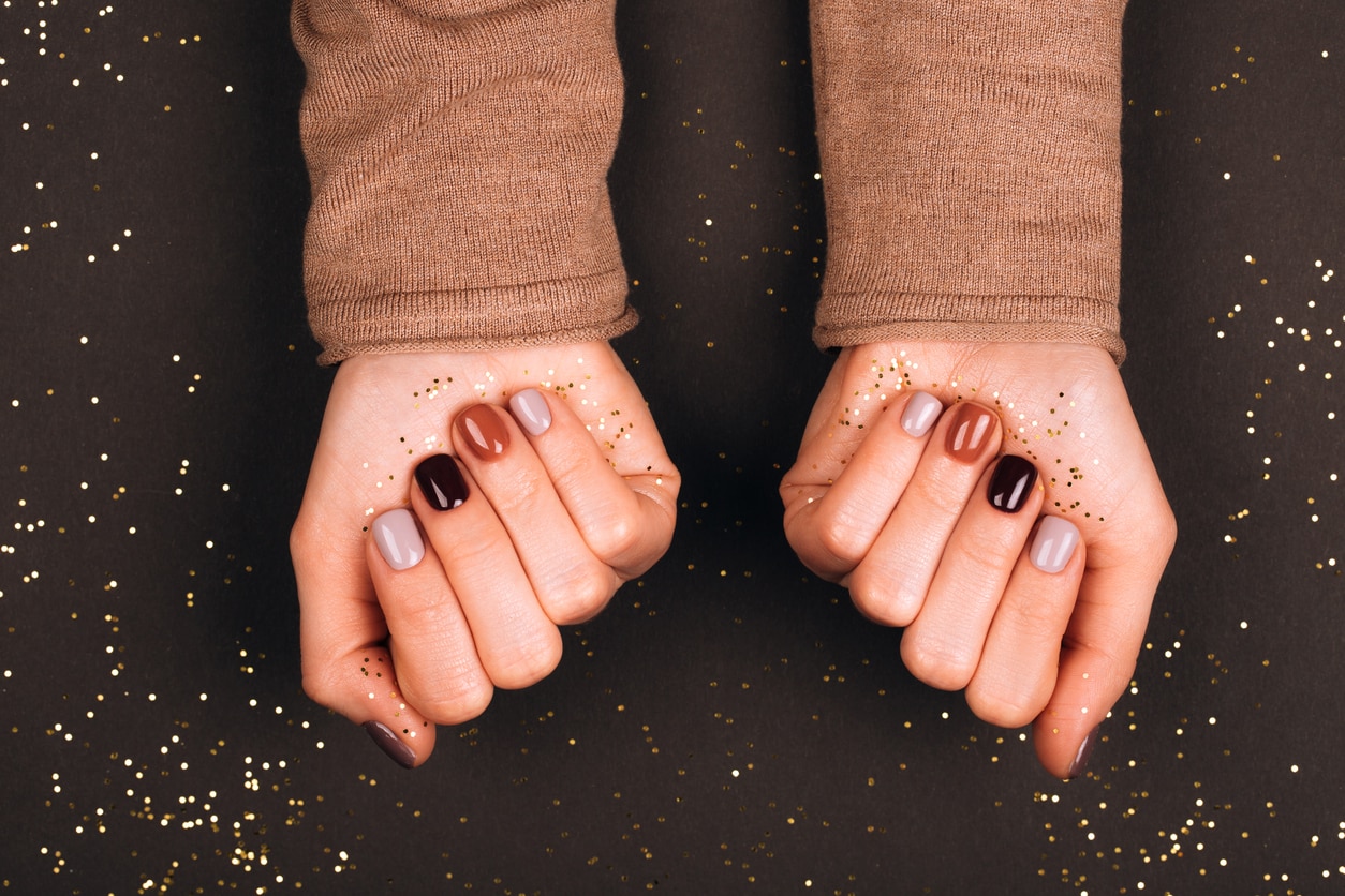 Brown and beige tone nail 